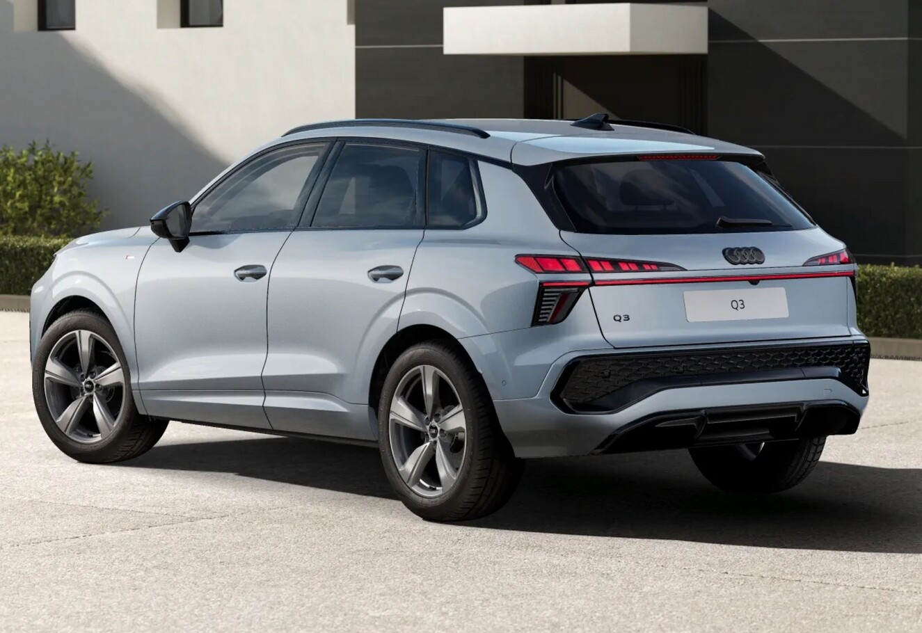 Audi Q3 2xS line Tech+ 19Z KlimaP OptikP Privacy eHK 185529408 2