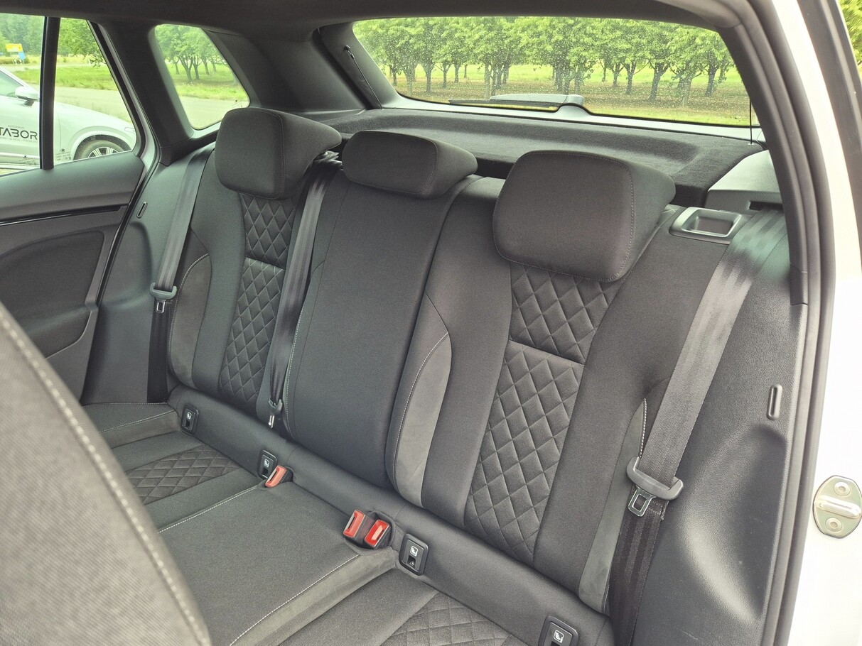 Skoda Kamiq 1.5 TSI 150 DSG Sport Pano LED VirtC Kam 185535493 7