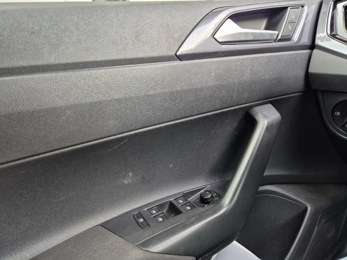 Volkswagen Polo 1.0 TSI 95 IQ.DRIVE PDC CompostitionM 187102752 12