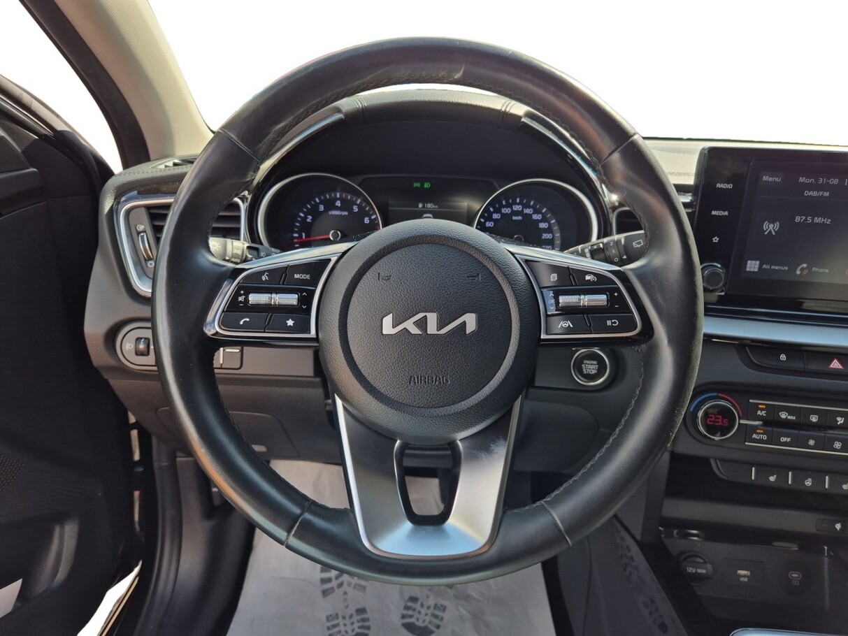 Kia Ceed SW 1.5 T-GDI 160 LED SHZ PDC Kam 16Z 187483739 8