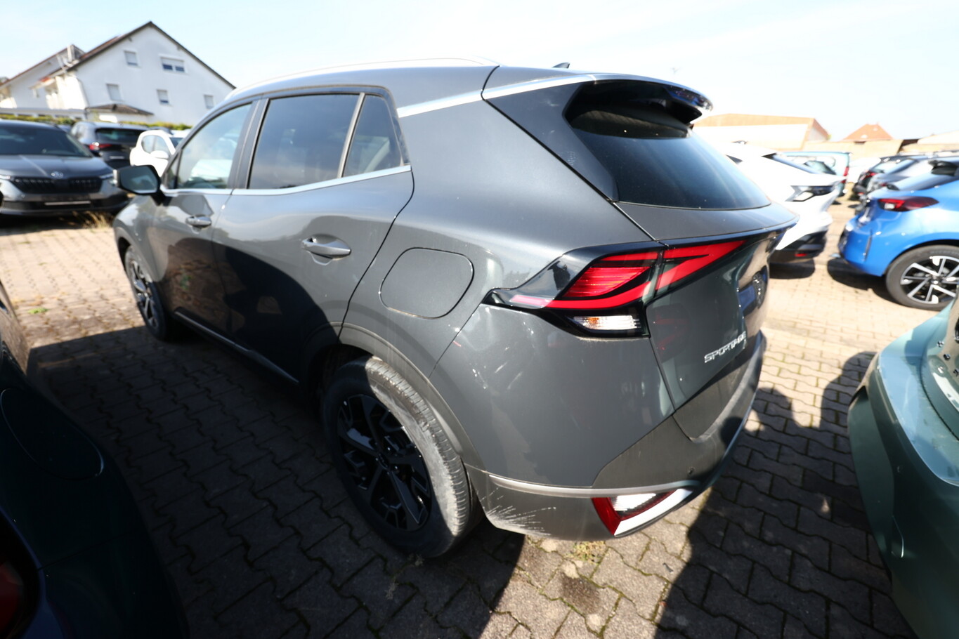 Kia Sportage ACC Keyl Kam Nav DigC PrivG 2xPDC DigK 189208635 3