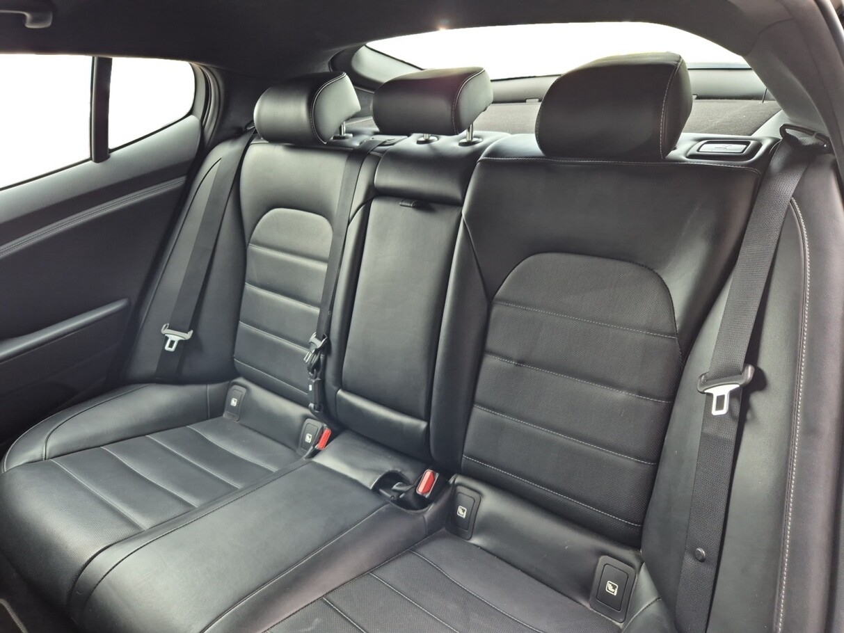 Kia Stinger 3.3 V6 T-GDI 366 4WD GT Leder SchiebeD 189323253 9