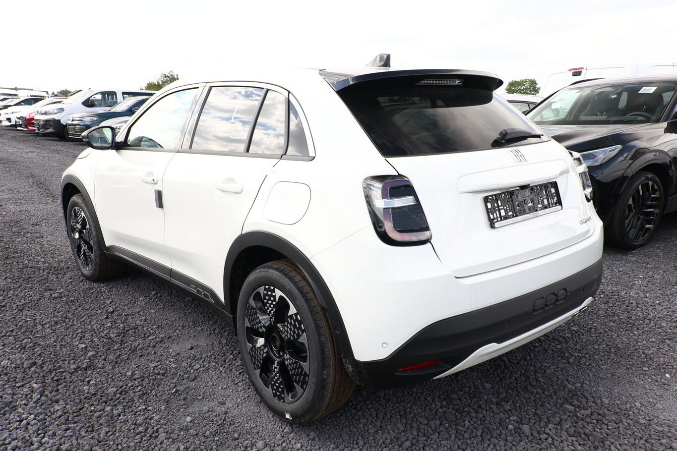 Fiat 600 Hybrid La Prima SHZ eHK ACC Nav Kam 360&deg;PDC 190335821 3
