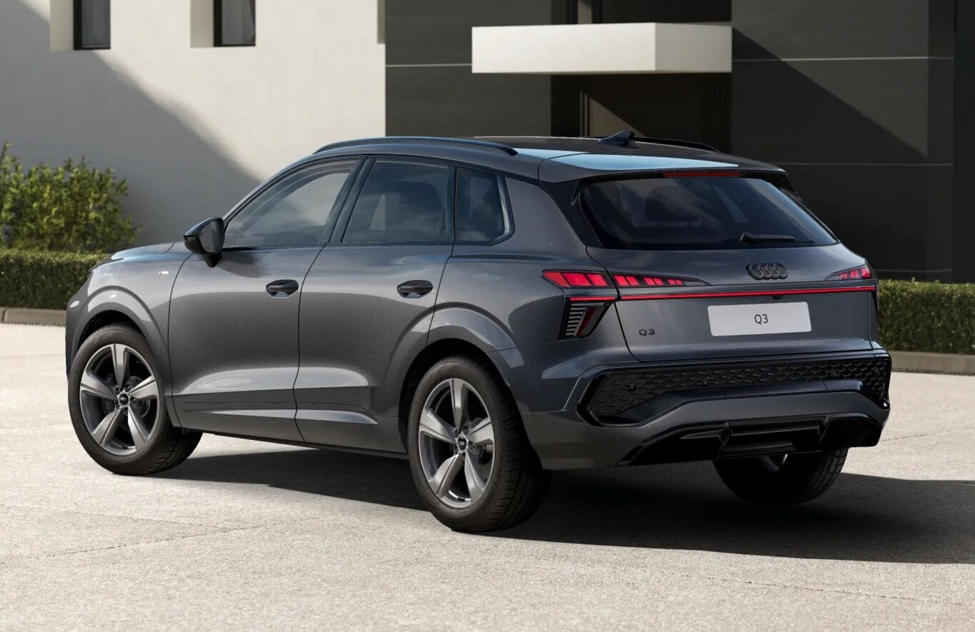 Audi Q3 2xS line Tech+ 19Z KlimaP OptikP Privacy eHK 190548681 2