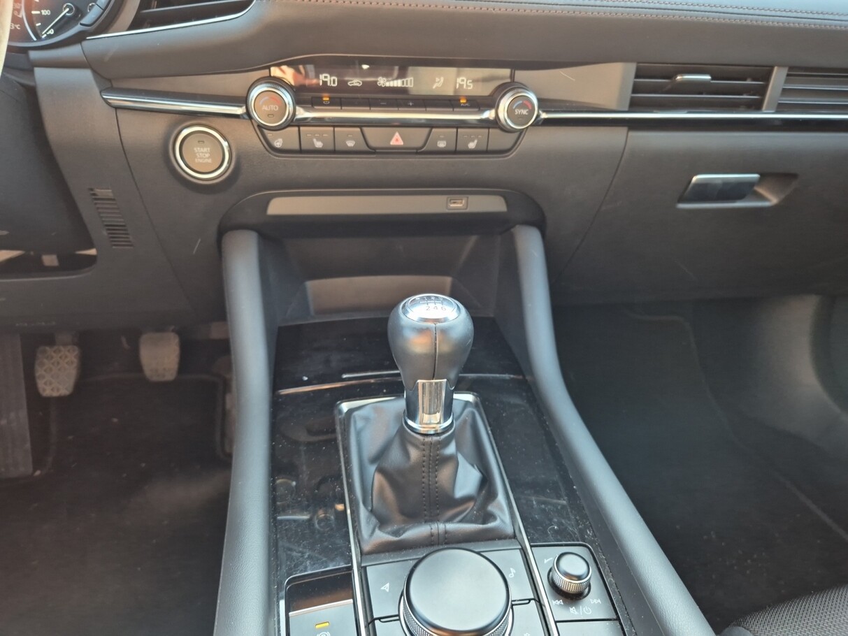 Mazda 3 SKYACTIV-G M-Hybrid Selection NAV LED Bose 360 190668686 7