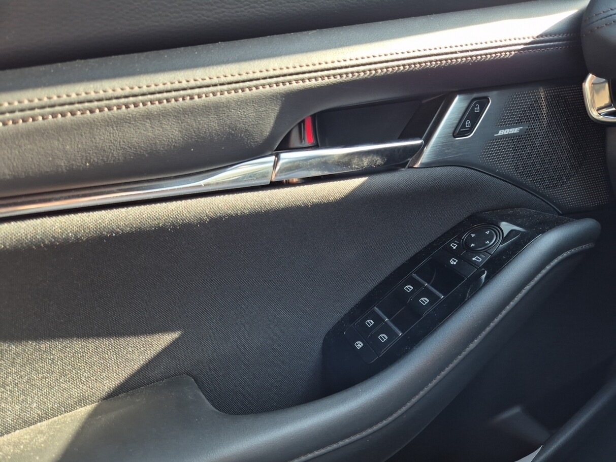 Mazda 3 SKYACTIV-G M-Hybrid Selection NAV LED Bose 360 190668686 11