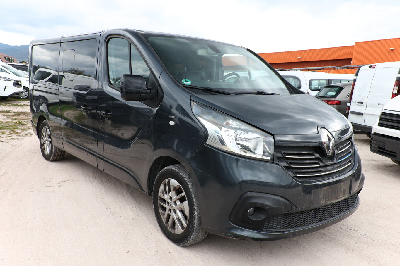 Renault Trafic dCi 145 L2 Grand SpaceClass 7S  116535611 1
