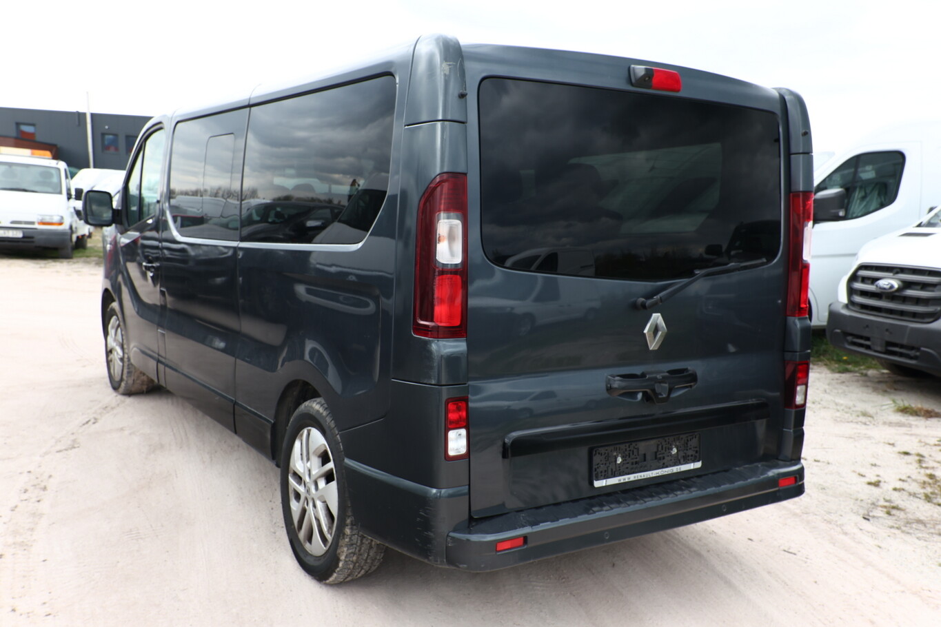 Renault Trafic dCi 145 L2 Grand SpaceClass 7S  116535611 3