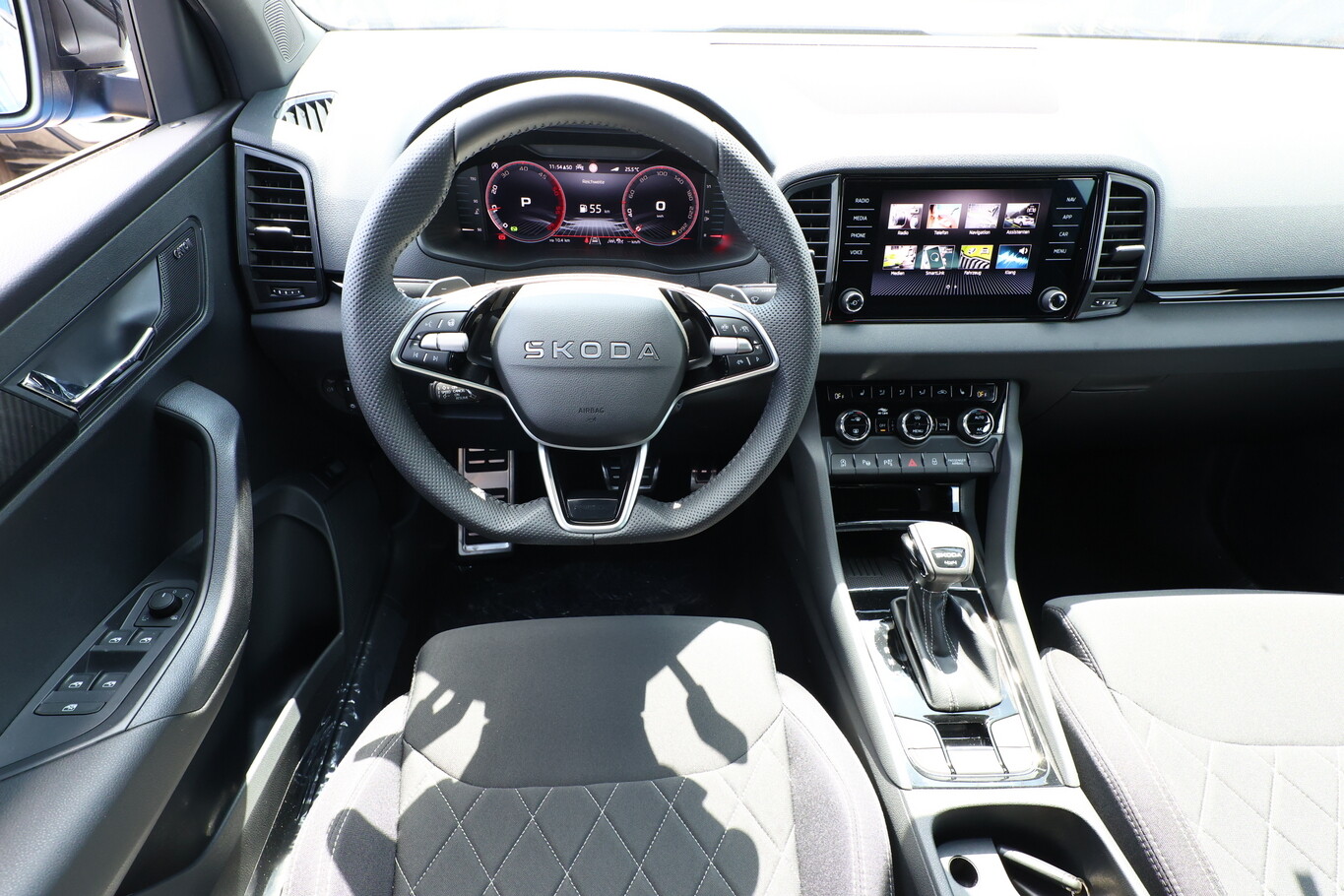 Skoda Karoq 150 DSG 4x4 Sportl Matrix GPS 360&deg; 131016763 6
