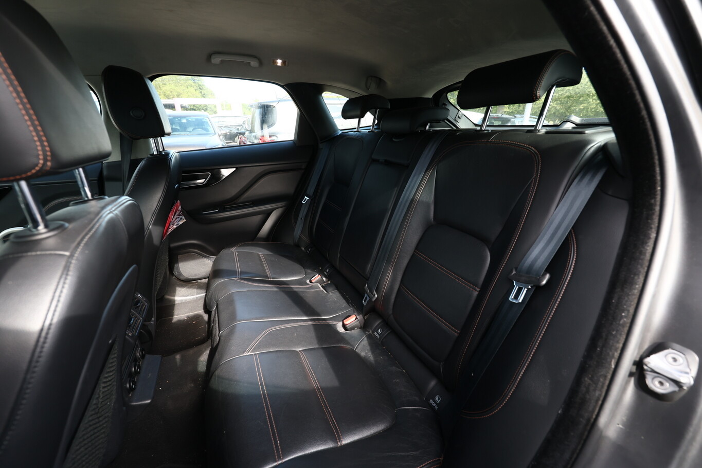 Jaguar F-PACE 20d Prestige cuir LED GPS radars 156568214 9