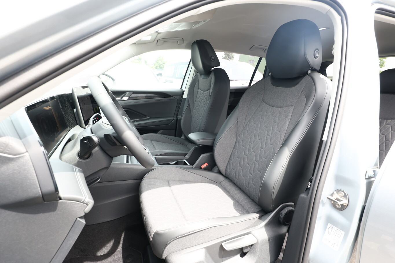 Volkswagen Tiguan eTSI 150 DSG LED+ GPS 165390693 5