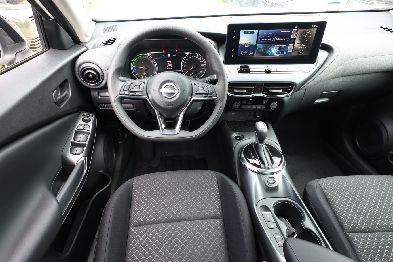 Nissan Juke Hybrid Acenta ComfortP LED Cam CarP 169685139 6