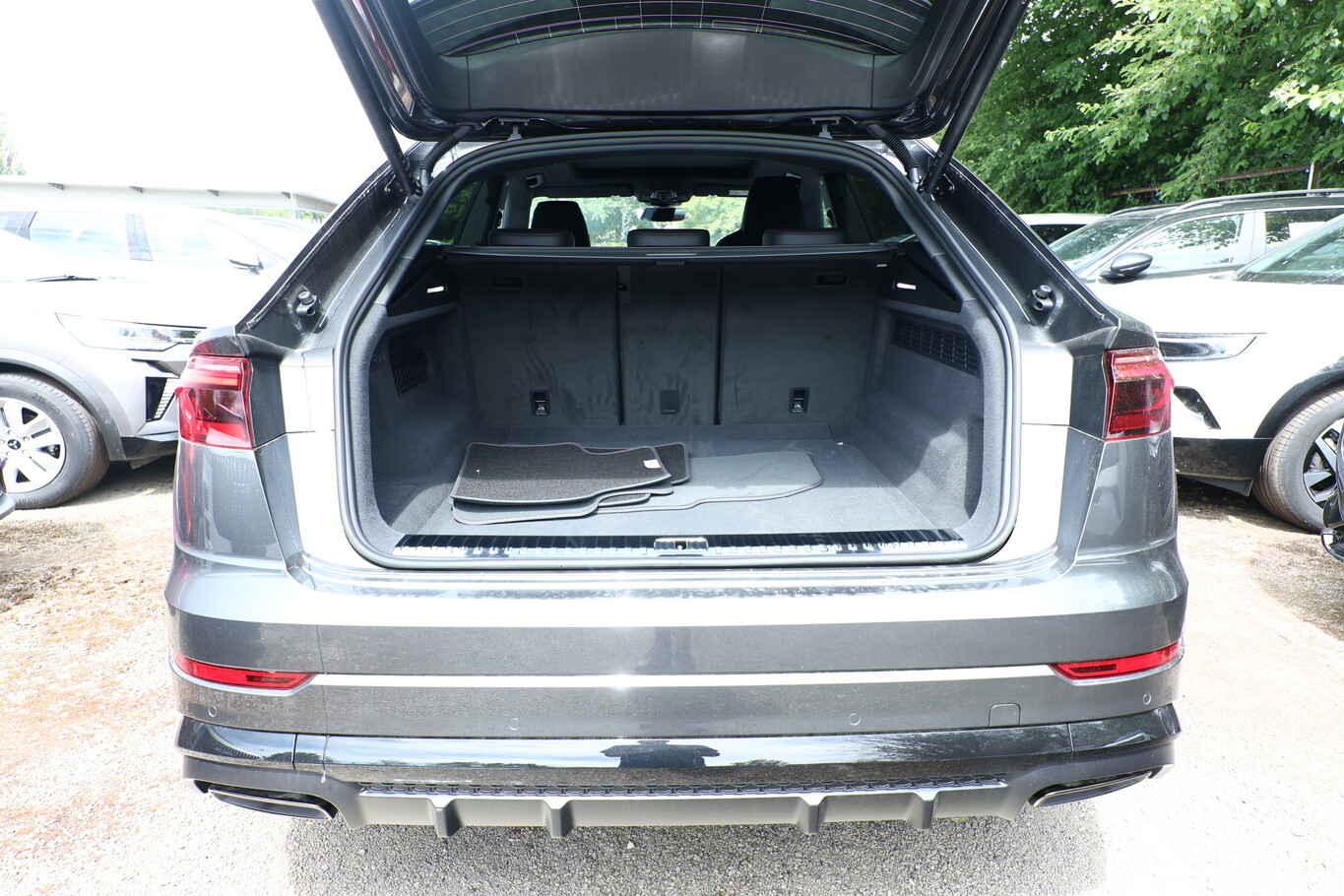 Audi Q8 2xS line 22p Laser Pano B&O BlackP+ GPS 171864337 10
