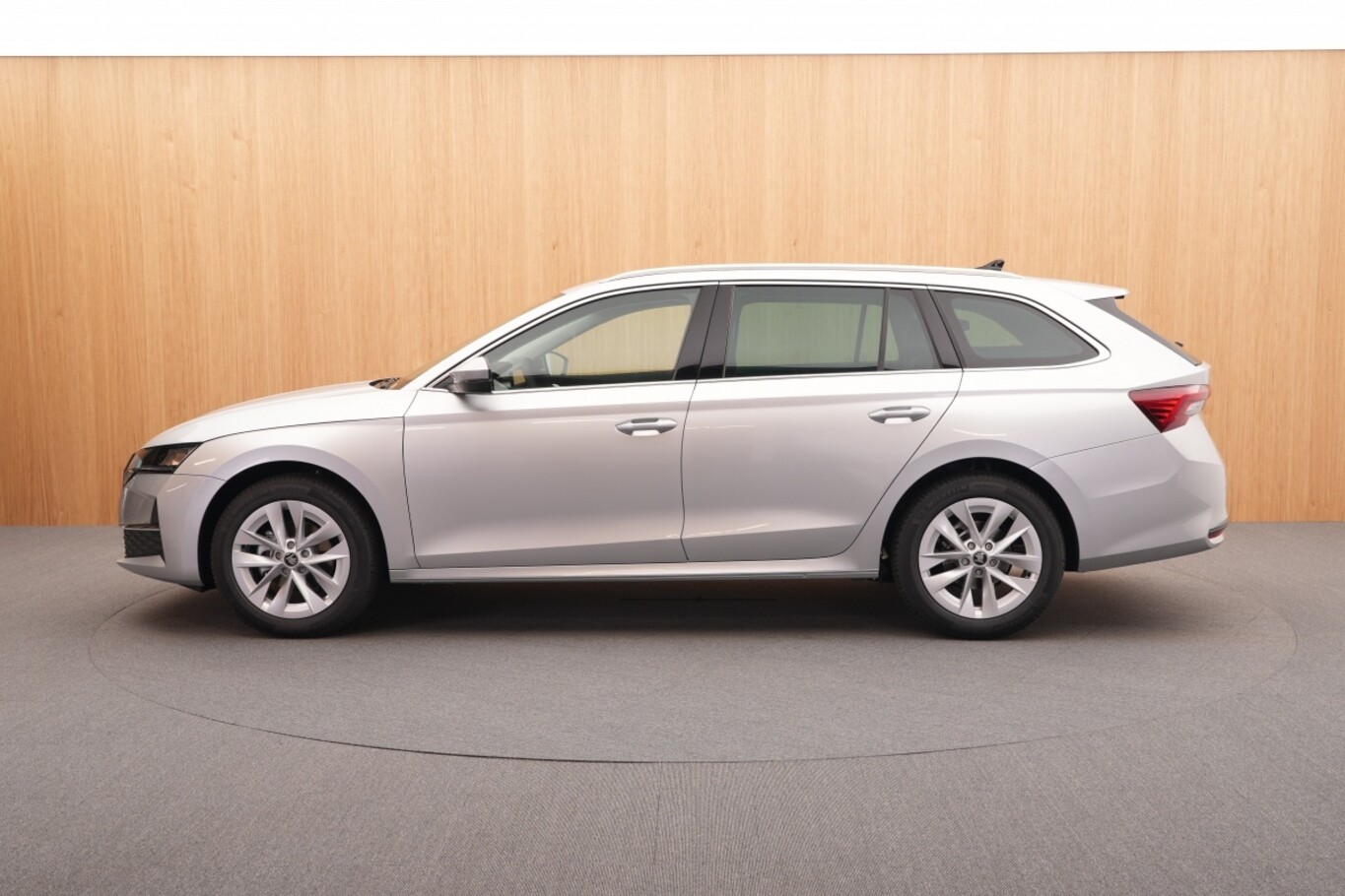 Skoda Octavia Combi 150 DSG Selec GPS ACC Kessy 172154538 1