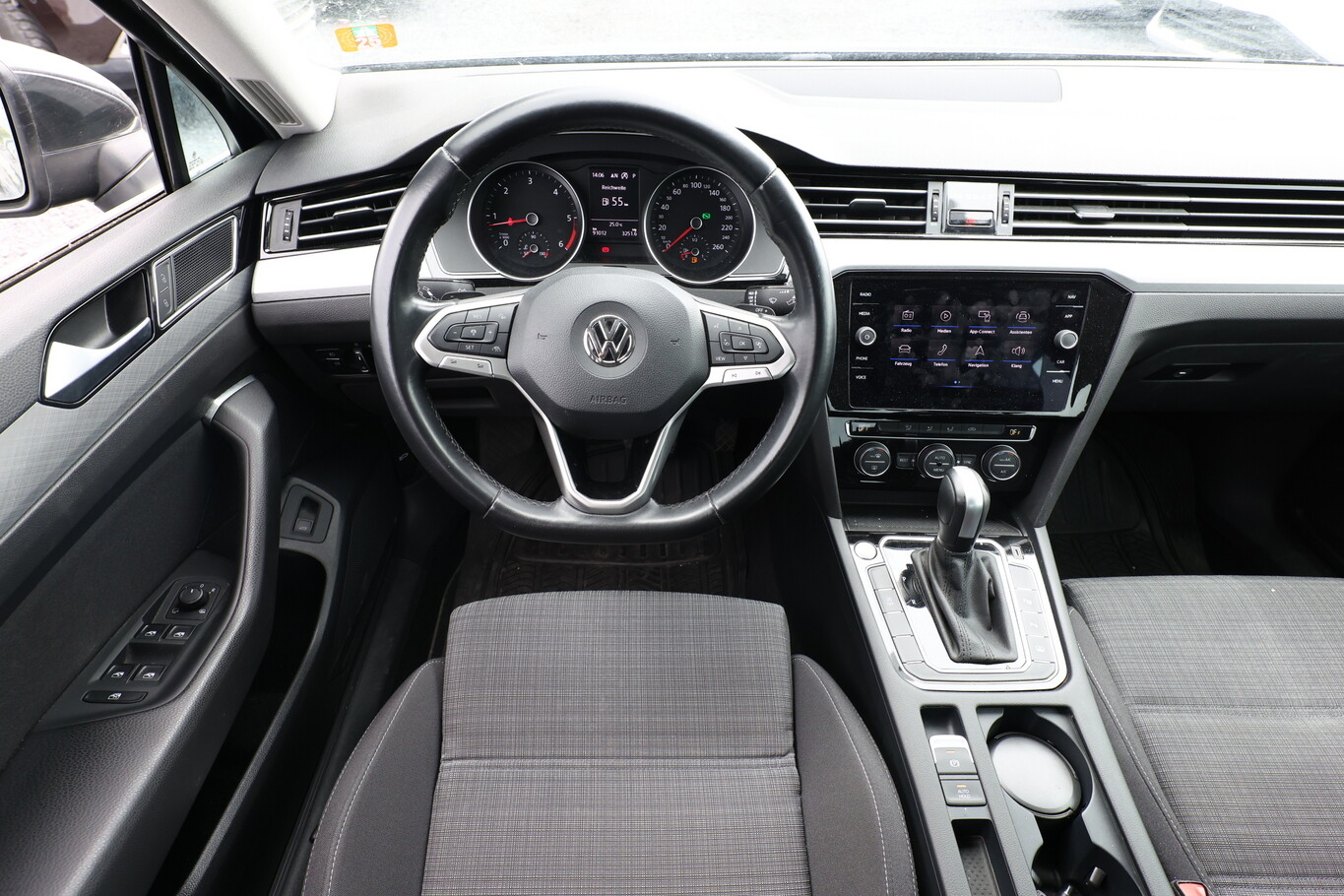Volkswagen Passat 1.6 TDI 120 DSG Business GPS 177383754 6