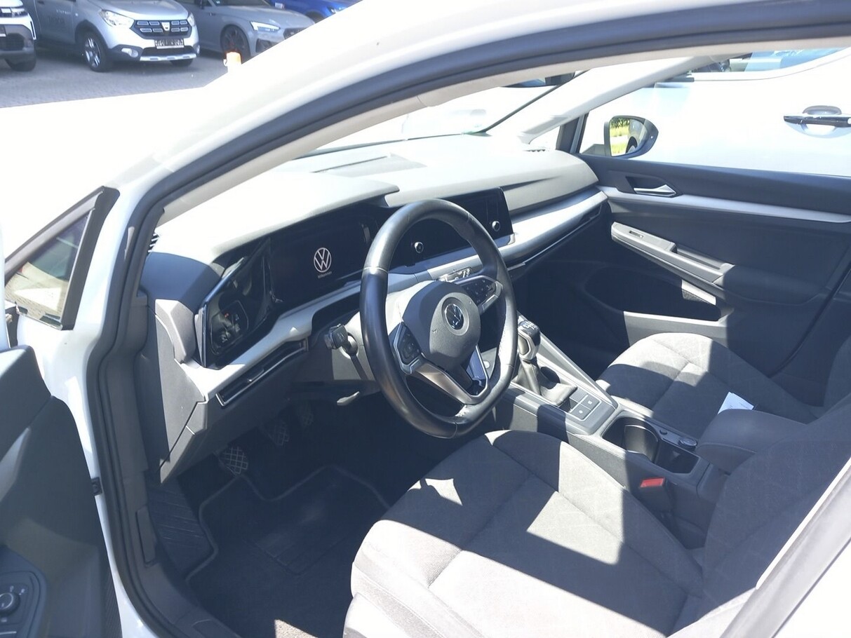 Volkswagen Golf VIII 1.0 TSI 110 Life LED ACC 177677035 4