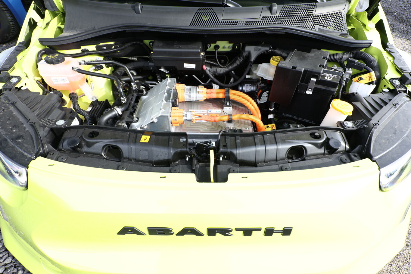 Abarth 500e 42kWh Turismo Pano GPS JBL cam 360&deg; 178223534 11