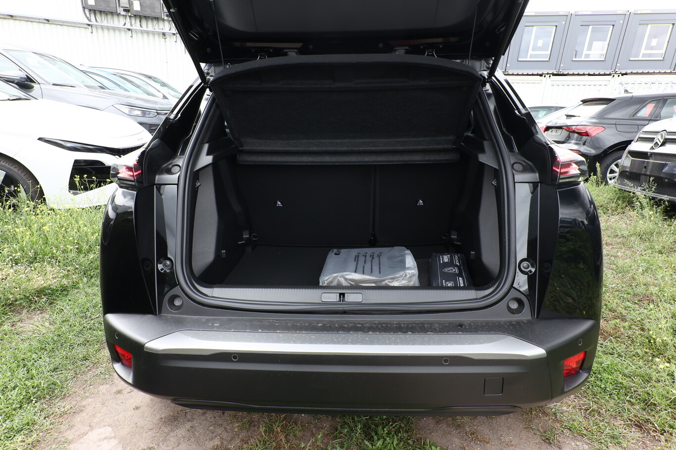Peugeot 2008 54 kWh Allure 11kW-OBC PaC CarP  178668785 10