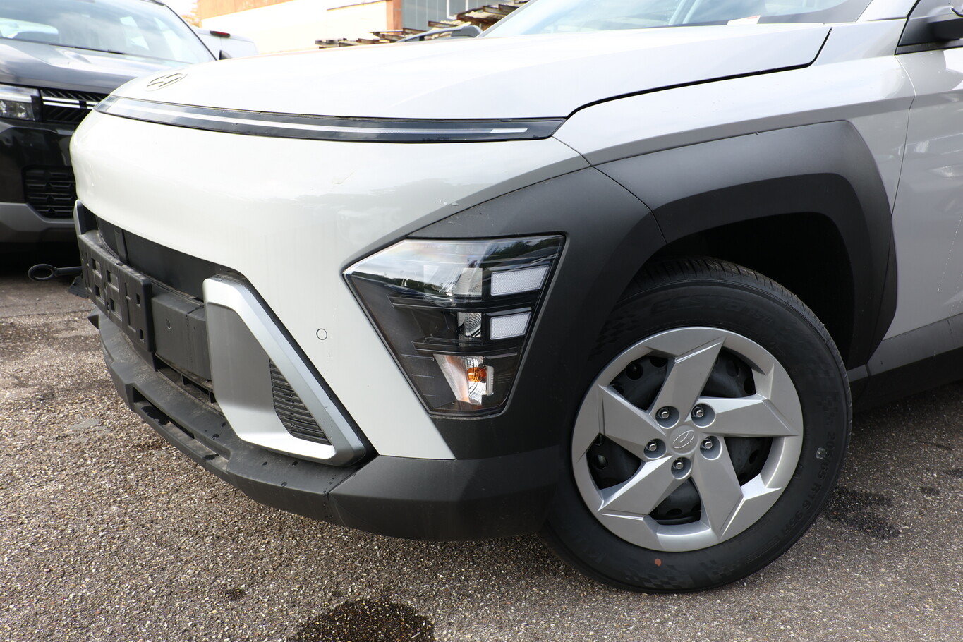 Hyundai Kona 115 GPS LED Keyl Cam CarPlay PDC 181881024 4