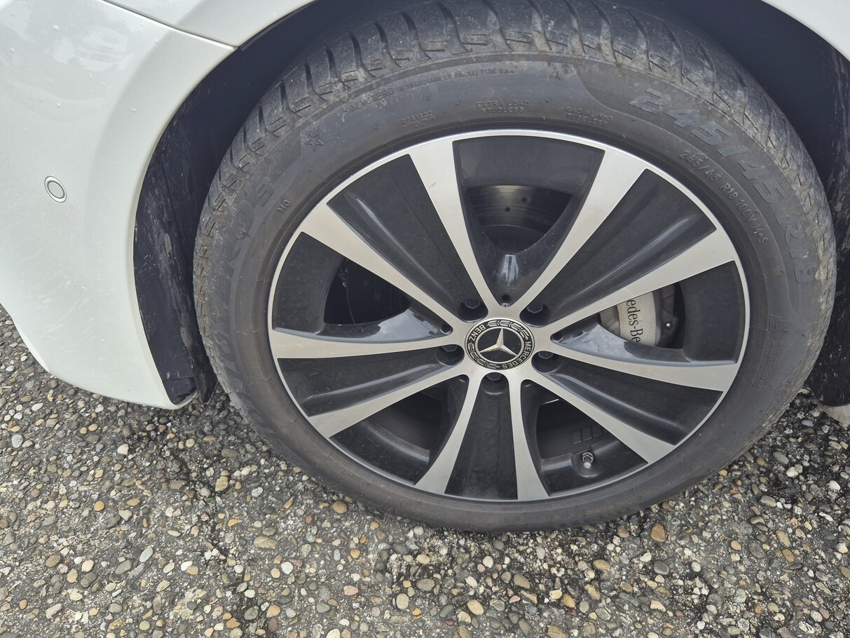 Mercedes-Benz E 300 de T AMG Line Multibeam  185136555 4