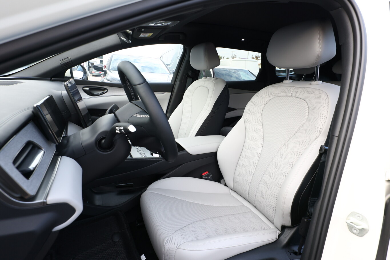 BYD Seal 6 Touring DM-i Comfort 100kmRange+Pano 185751016 5