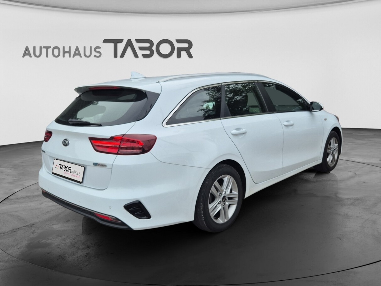 Kia Ceed 1.6 CRDi 136 DCT Mild Hybrid Vision  187102770 2