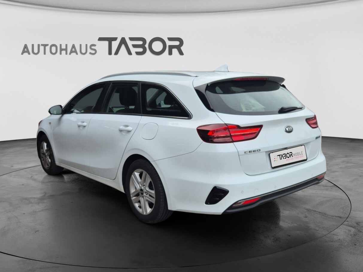 Kia Ceed 1.6 CRDi 136 DCT Mild Hybrid Vision  187102770 3