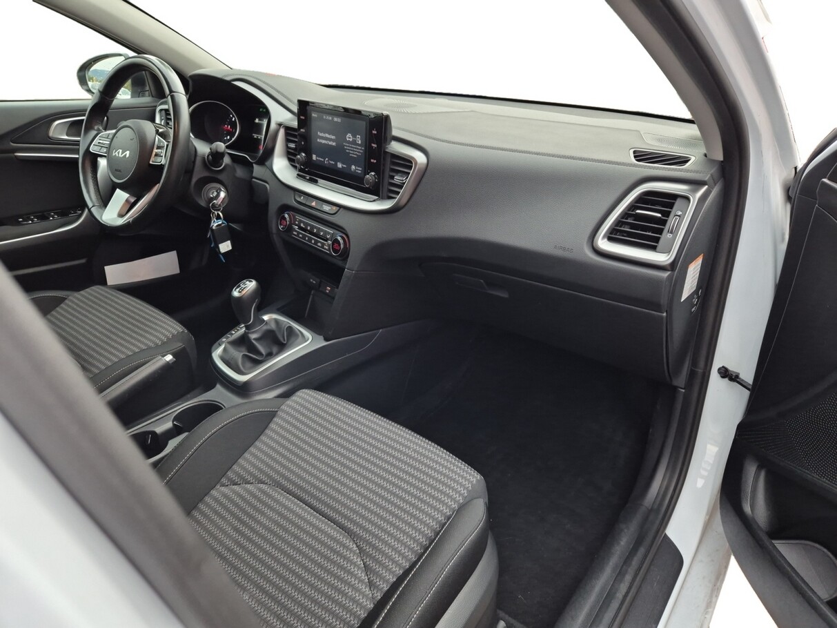 Kia Ceed SW 1.6 CRDi 136 Mild Hybrid Vision PDC 187484389 6