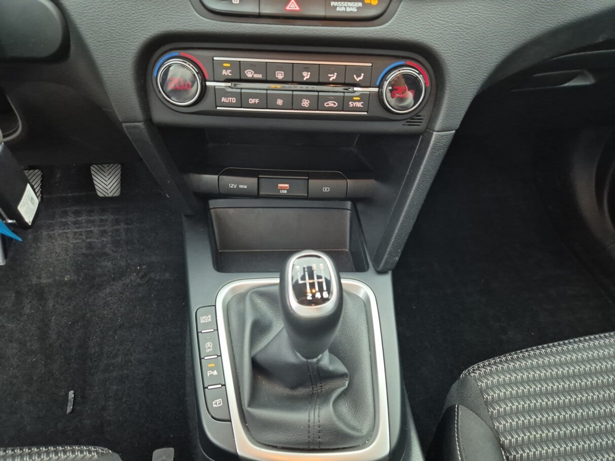 Kia Ceed SW 1.6 CRDi 136 Mild Hybrid Vision PDC 187484389 12