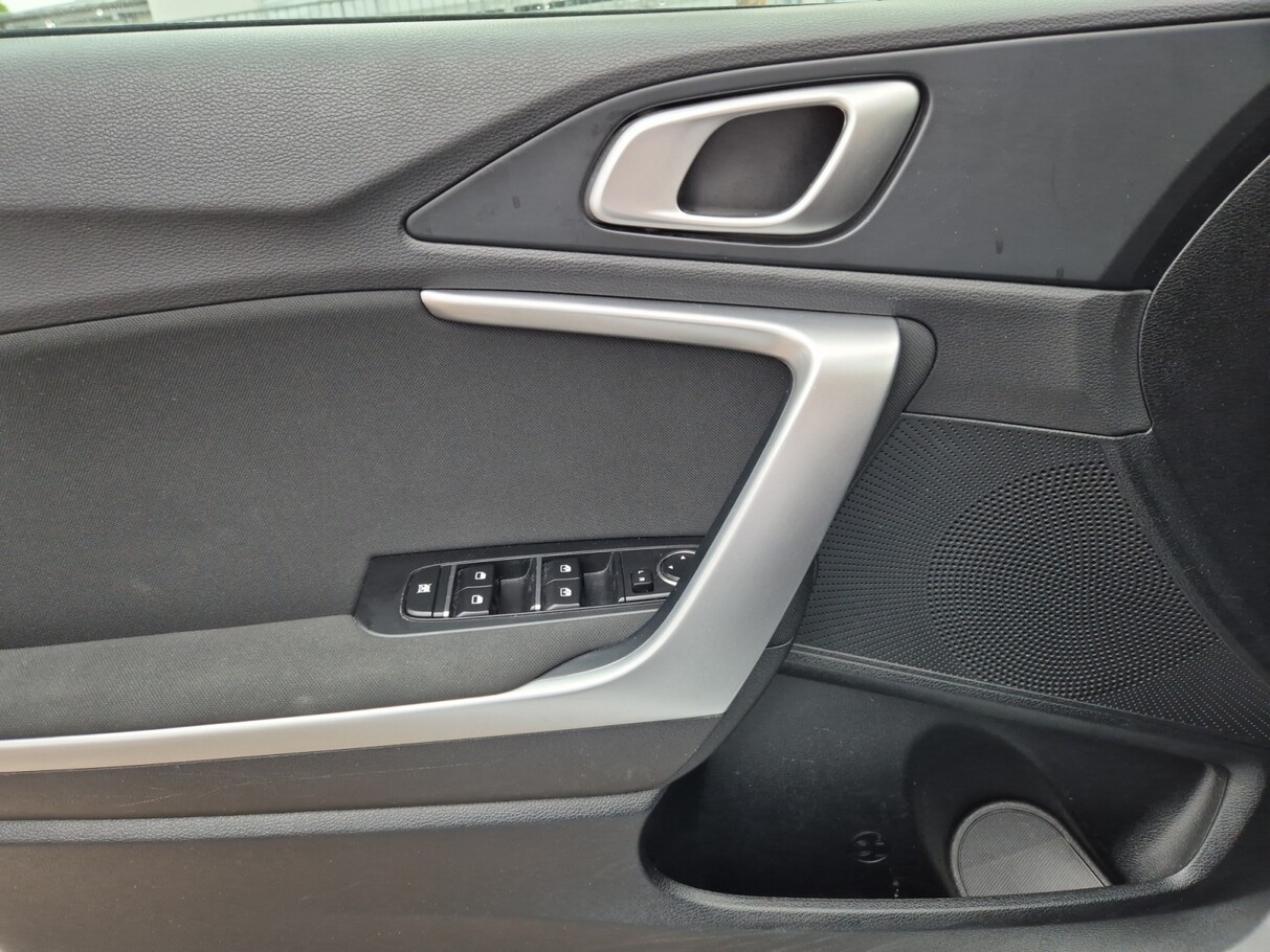 Kia Ceed SW 1.6 CRDi 136 Mild Hybrid Vision PDC 187484389 13