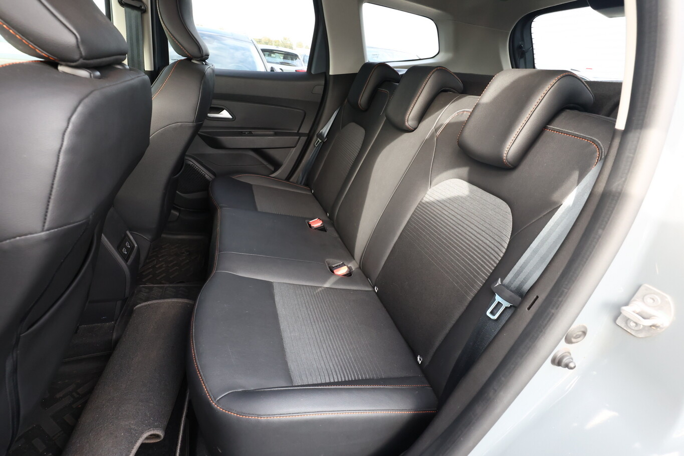 Dacia Duster II 1.0 TCe 100 ECO-G Extreme Cam 189533831 9