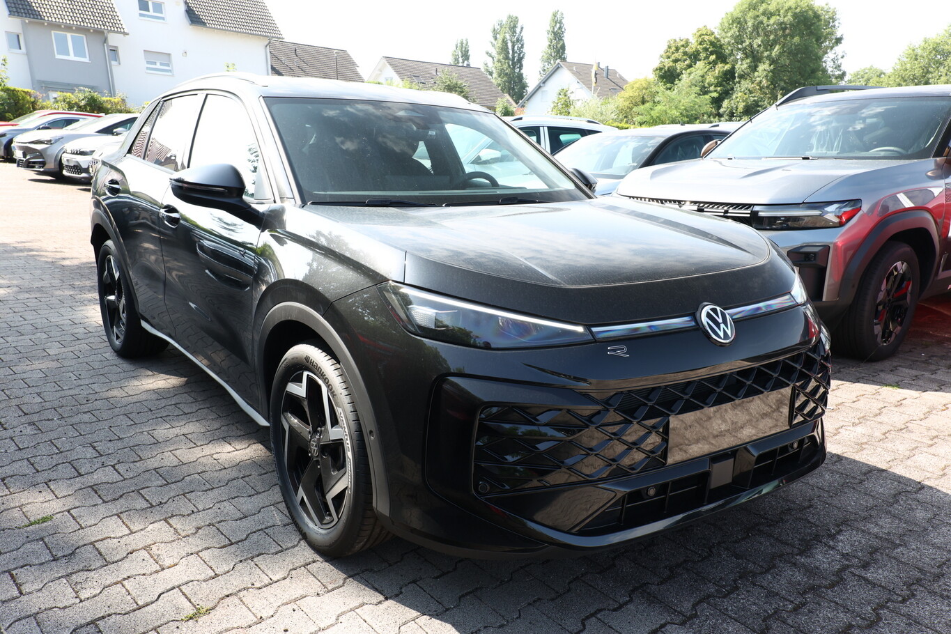 Volkswagen T-Roc R-Line EasyO GPS 5AnsGar ParkA 190027522 1