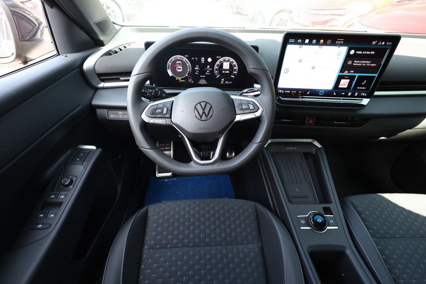 Volkswagen T-Roc R-Line EasyO GPS 5AnsGar ParkA 190027522 6