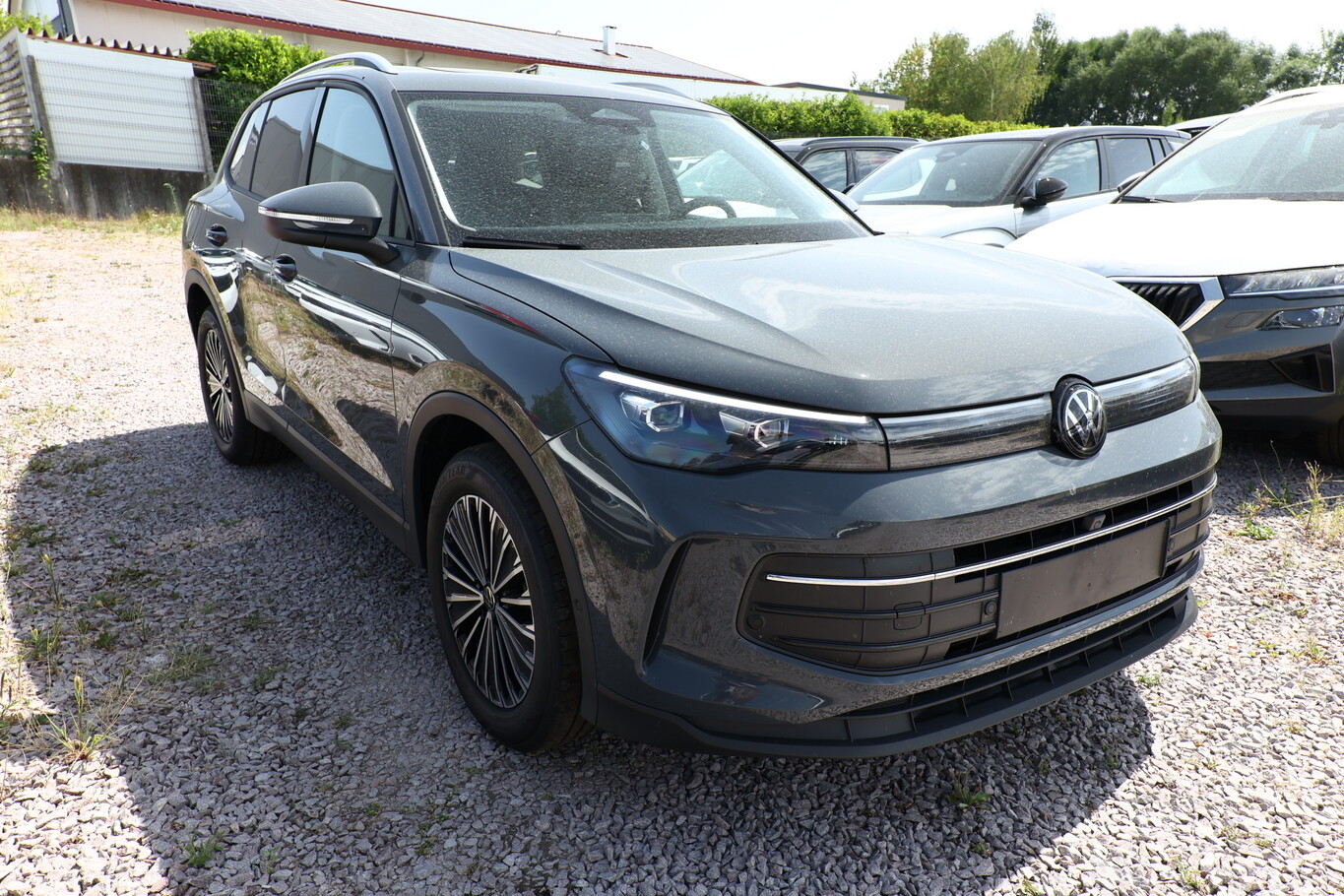 Volkswagen Tiguan 150 DSG LED+ Pano GPS G-5Ans 190028151 1